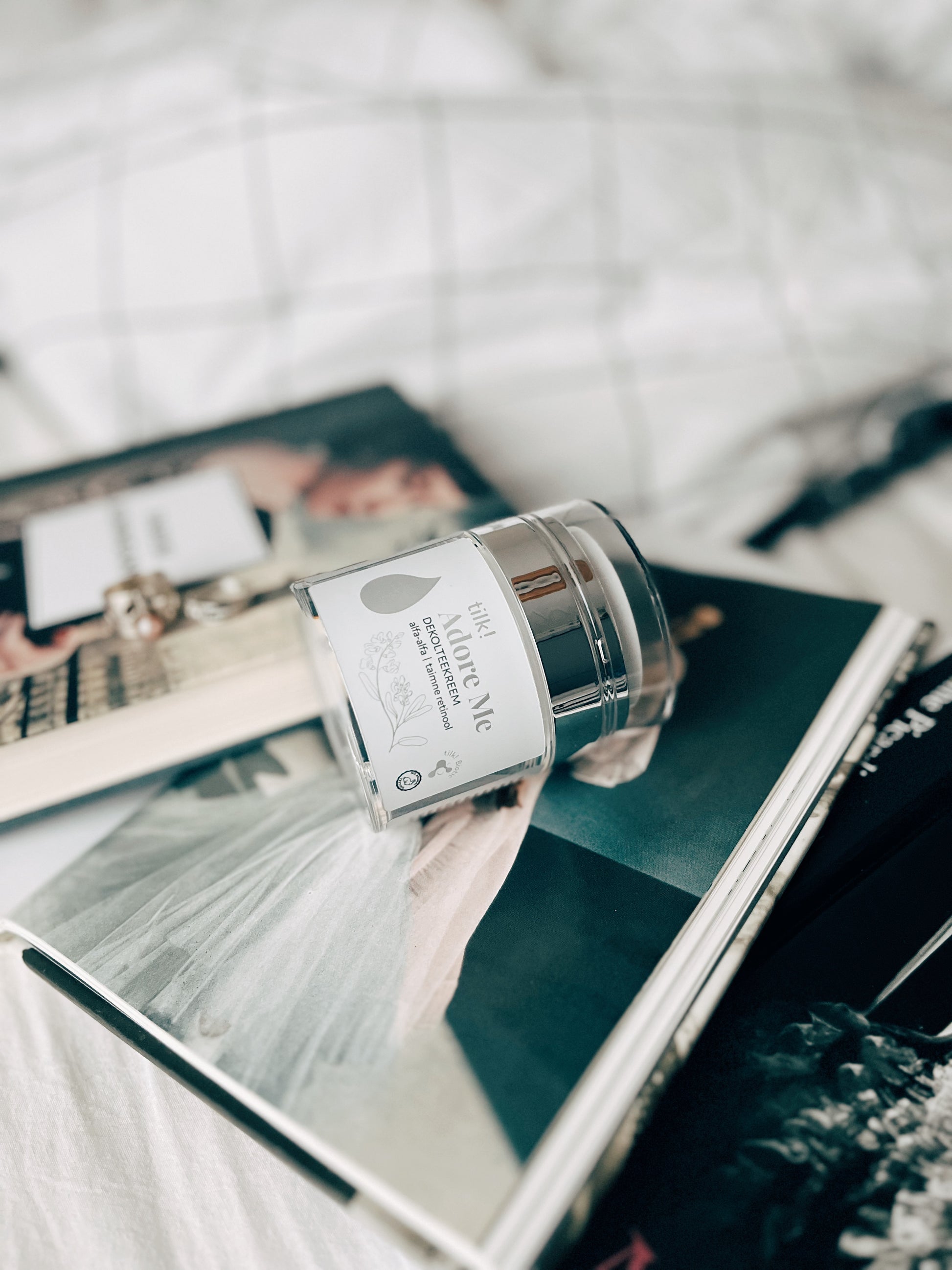 Adore Me Rich Décolleté kremas su liucerna ir augalinės kilmės retinoliu, 50 ml